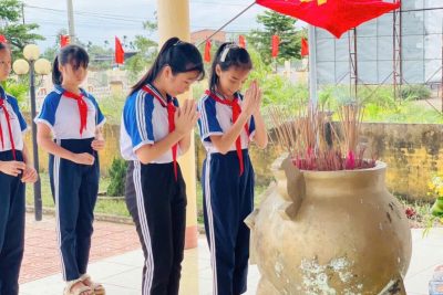 LIÊN ĐỘI TRƯỜNG TH PHAN ĐÌNH PHÙNG TỔ CHỨC CHO ĐỘI VIÊN ĐẾN VỚI ĐỊA CHỈ ĐỎ, NĂM HỌC 2024-2025