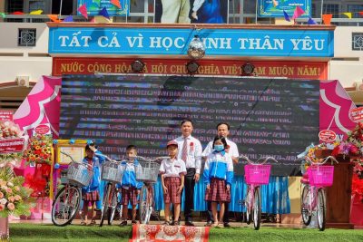 TRƯỜNG TH PHAN ĐÌNH PHÙNG TỔ CHỨC LỄ  ĐÓN BẰNG CÔNG NHẬN TRƯỜNG CHUẨN QUỐC GIA MỨC ĐỘ 2 VÀ KHAI GIẢNG NĂM HỌC MỚI 2022  -2023